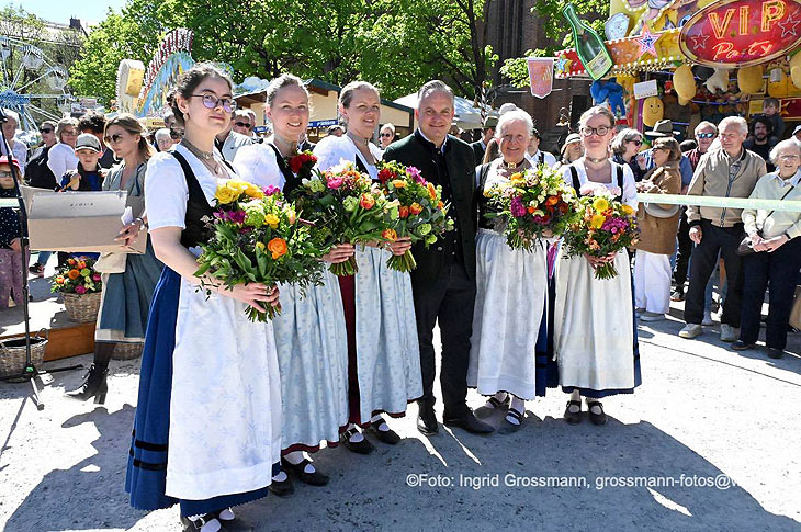 Er&ouml;ffnung Maidult 2026 mit Tanz durch Wirtschaftsreferent Dr. Christian Scharf (&copy;Foto: Martin Schmitz) 